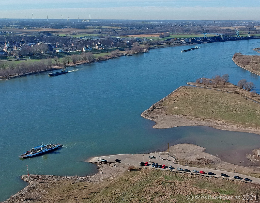 luftbild der Rheinfähre bei Orsoy im Februar 2019
