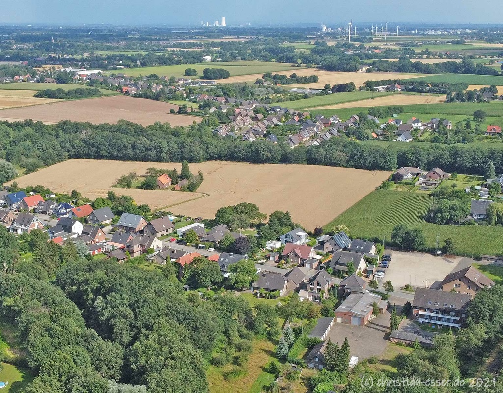 Luftbild von Menzelen-Ost / Schulstrasse im Juli 2021