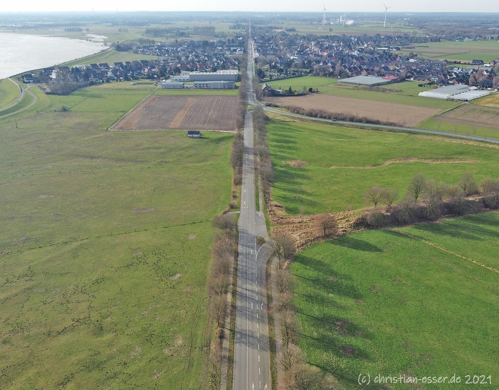 Verlauf der alten B58 zwischen Rheinbrücke und Büderich als Luftbild