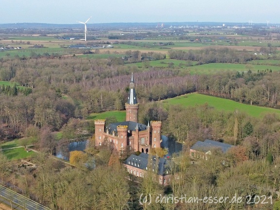 Luftbild von Schloss Moyland im Februar 2022