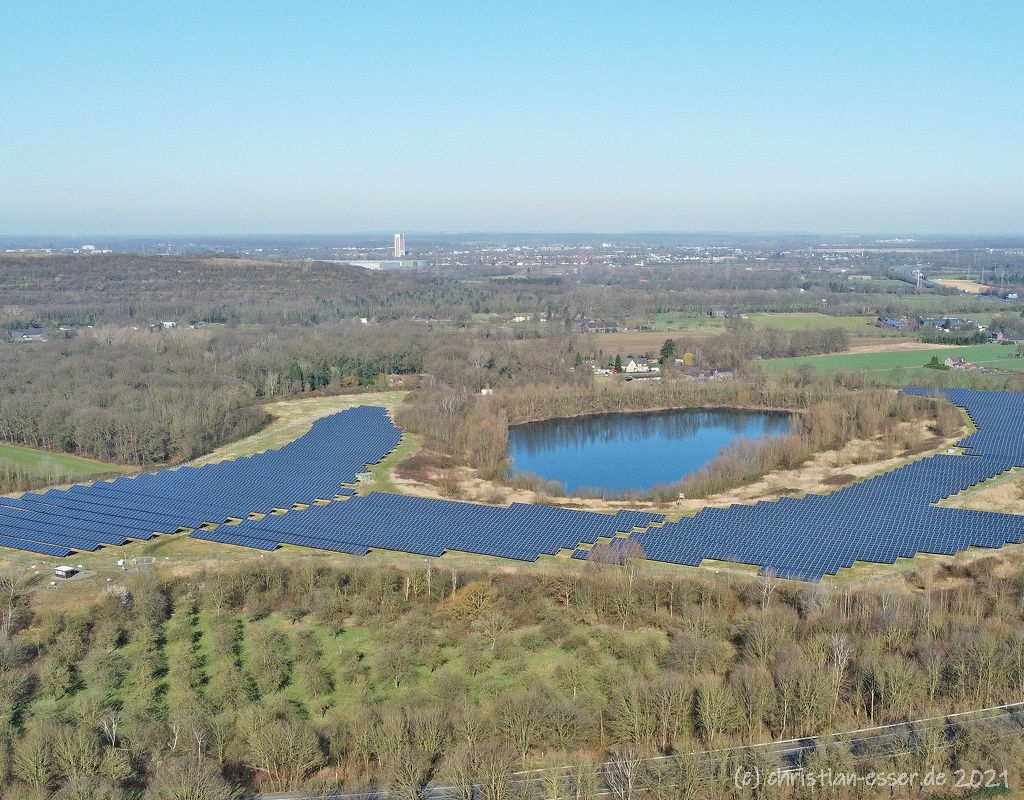 ENNI Solarpark bei Moers nahe der A57 Februar 2022